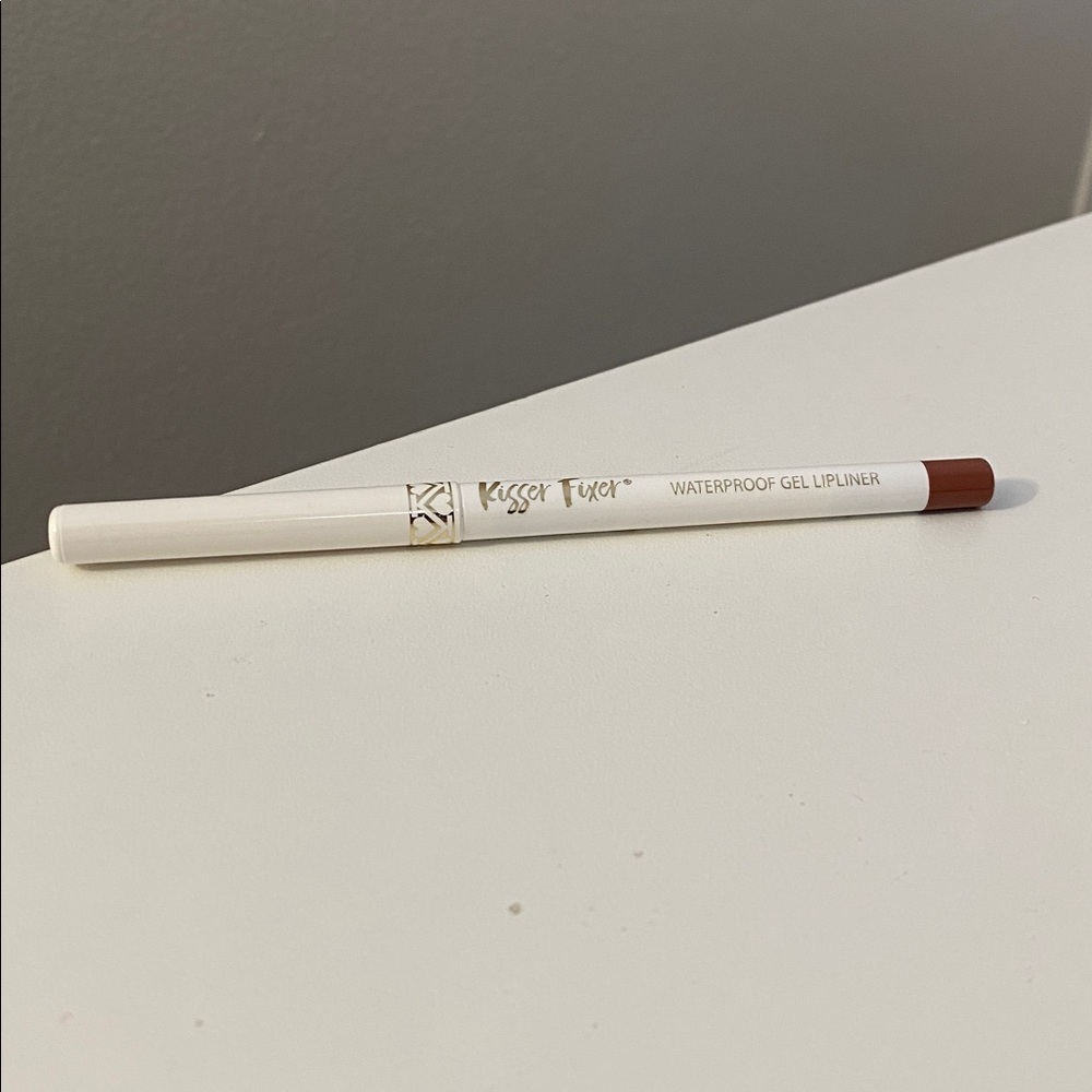 Kisser Fixer Waterproof Lip Liner - Pink Coral Nude